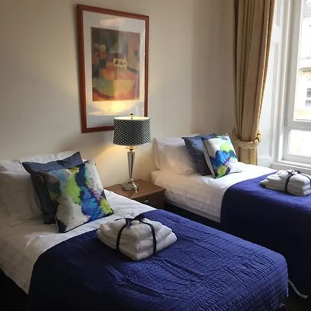 Trefoil - 2 Bedrooms * Glasgow
