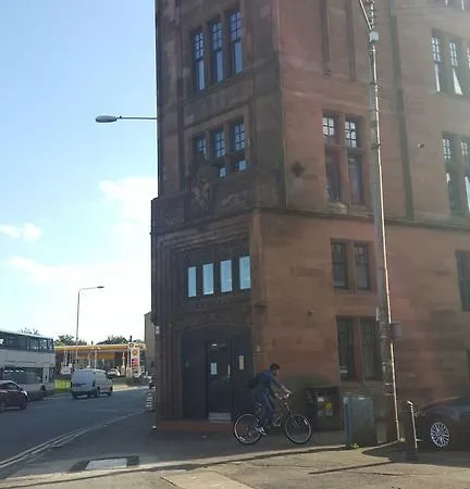 Daire Perfect Near Town Glasgow