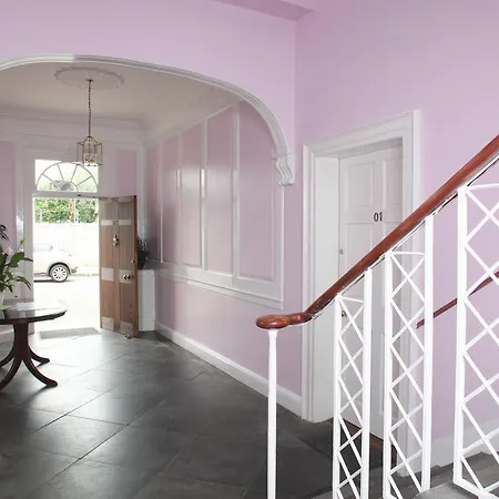 52 Charlotte Street , Green ,city Center Apartment