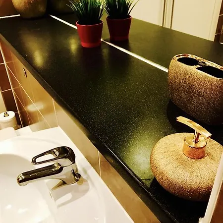 City Center Flat With Parking