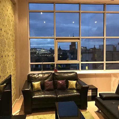 City Center Flat With Parking 아파트