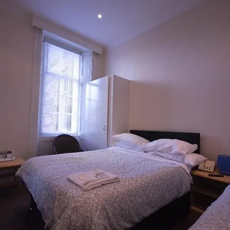 Queen's Park 2* 格拉斯哥