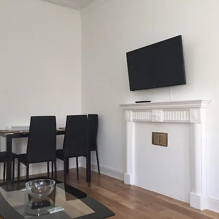 West End Apartment *