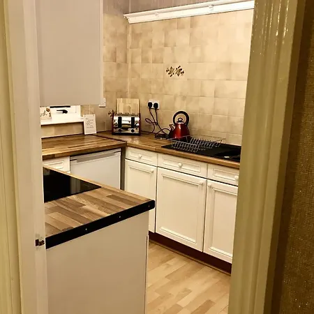 City Centre Flat With River Views And Parking Apartment Glasgow