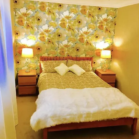 Apartment City Centre Flat With River Views And Parking Glasgow