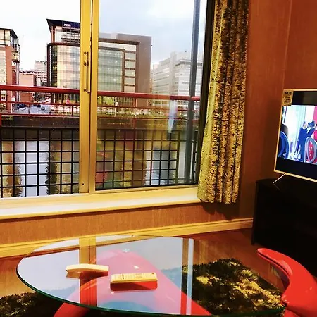 City Centre Flat With River Views And Parking Apartment *