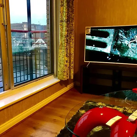 City Centre Flat With River Views And Parking Apartment Glasgow