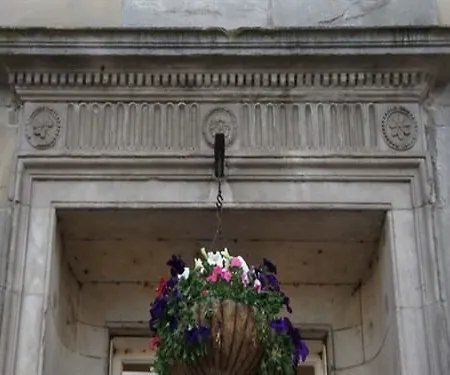 52 Charlotte Street , Green ,city Center Apartment
