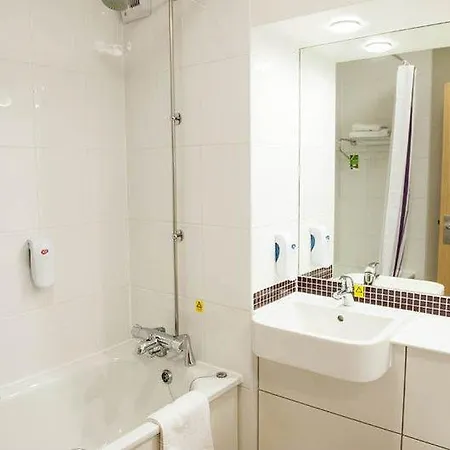 Premier Dumbarton/ Loch Lomond Ξενοδοχείο 3*
