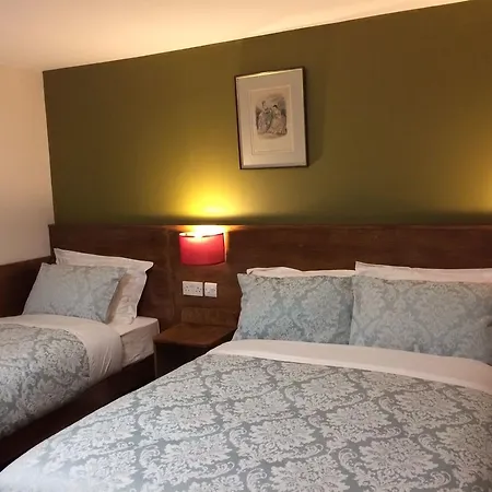 Crosshill House 4*
