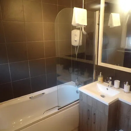Bothwell Street - 2 Bedroom Suite *