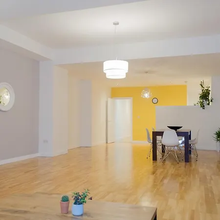 Luxury City Centre Apartment