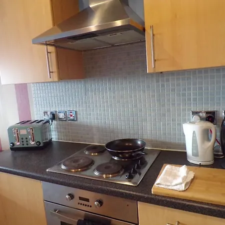 Bothwell Street - 2 Bedroom Suite *