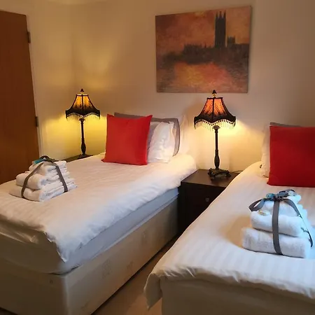 The Botanic Hub West End - 2 Bedrooms *