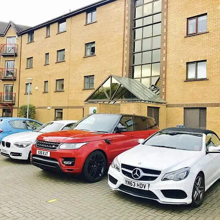 Centre Flat With River Views And Parking Lejlighed Glasgow