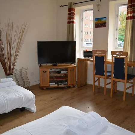 Charing Cross Apartment *