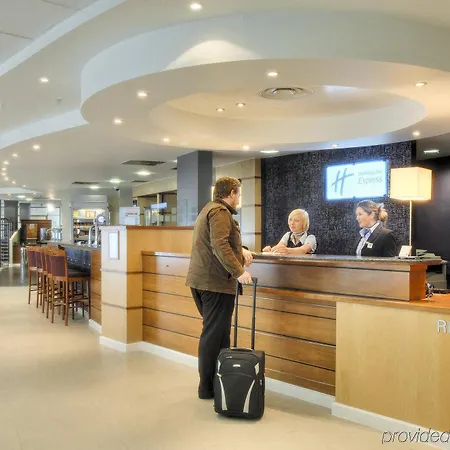 מלון Express - - Ctr Riverside By Ihg 3*