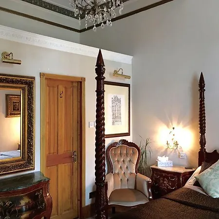 Alamo Pensión 4*