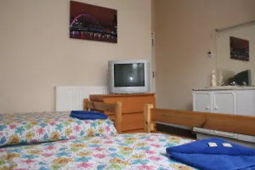 Hotel Queen's Park 2*