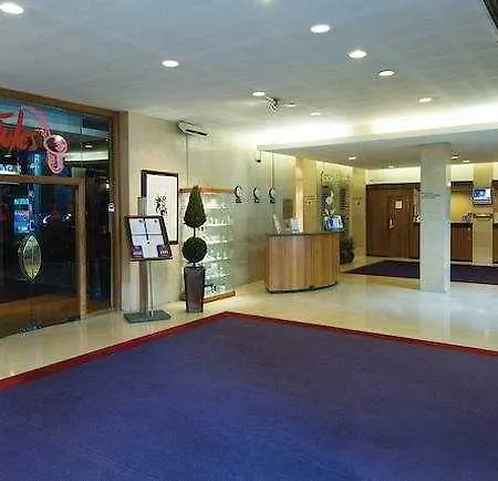 Holiday Inn Glasgow City-West 3*