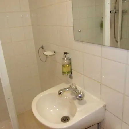 House 3* Glasgow