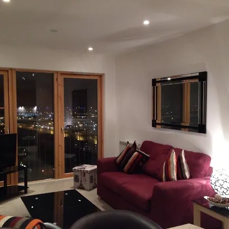 16 * Glasgow