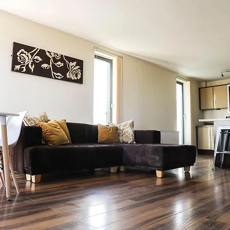 Diamond - Lochview Apartment