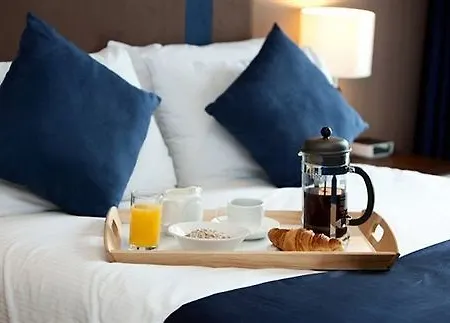 The Spires Serviced Apartament *