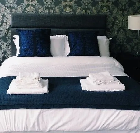 The Alfred 3*