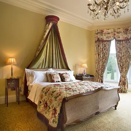 Crossbasket Castle & Restaurant Отель