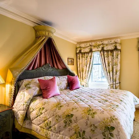 Crossbasket Castle & Restaurant Hotel High Blantyre