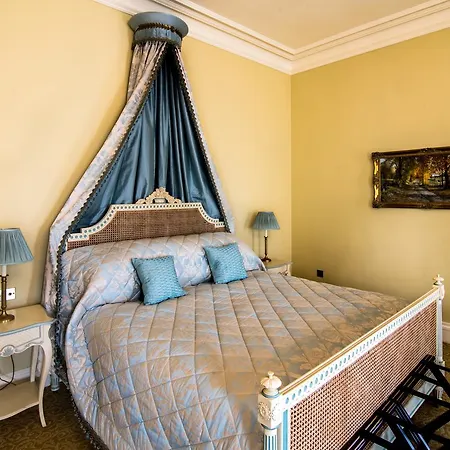 Crossbasket Castle & Restaurant 5* High Blantyre