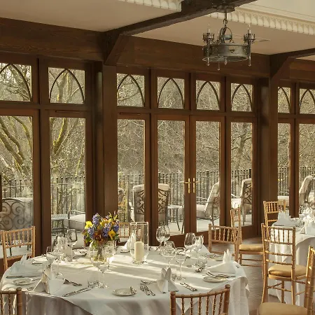 Crossbasket Castle & Restaurant