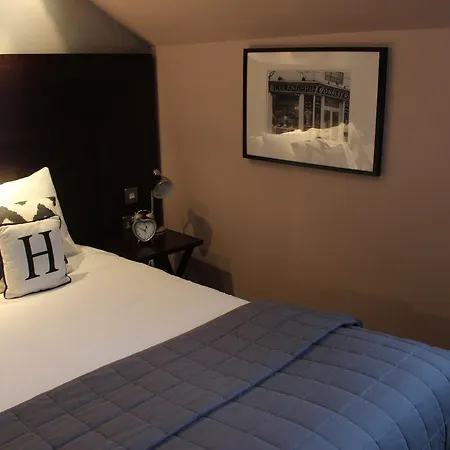 The Boat House 3*