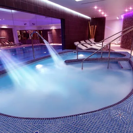 Parklands & Country Club Hotel