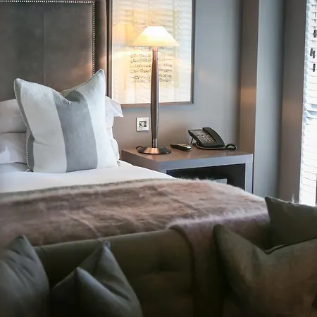 Dakota Glasgow 4*