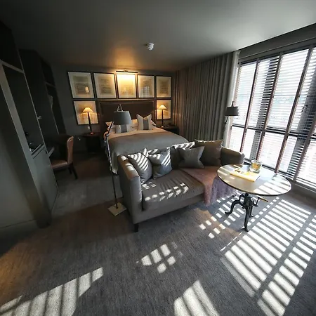 Dakota Glasgow 4*