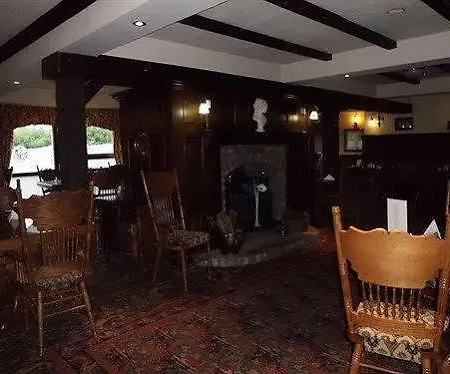 The Redhurst Glasgow 2* Giffnock