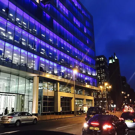 Station Skyline With Parking * 格拉斯哥