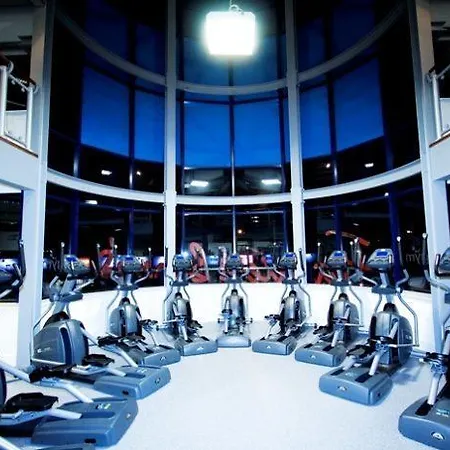 Station Skyline With Parking * גלאזגו