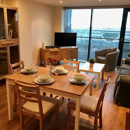 The Heights - River And City View Apartmán *