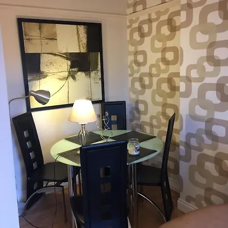 Scotstoun 1 Bed Flat Glasgow
