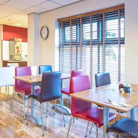 Hotell Travelodge Airport 3*