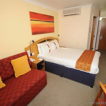Hotel Express - Glasgow Airport By Ihg 3*
