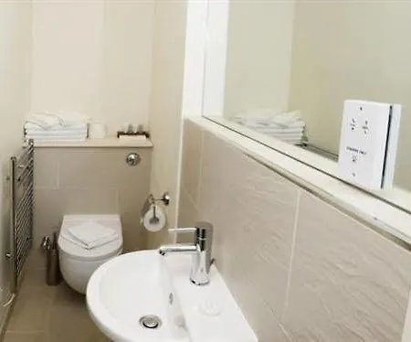 Apartment Bath Street *
