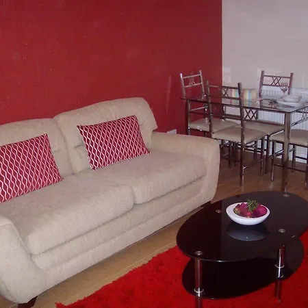 My House Barrowland A With Free Parking