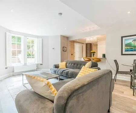 21a Luxury * Glasgow