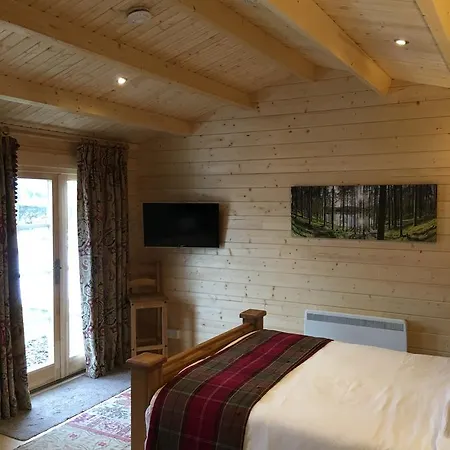 Lodge Auchenlea Glasgow