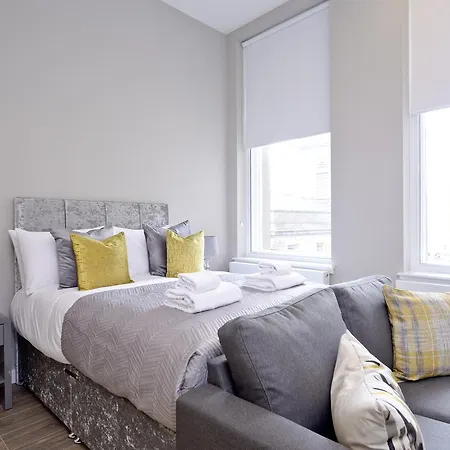 Nelson Mandela Place Apartment