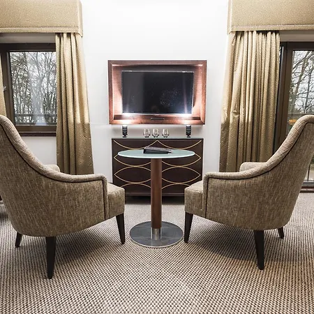 Parklands & Country Club Hotel 4*